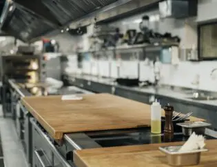 Jaki sprzęt gastronomiczny jest niezbędny na początek